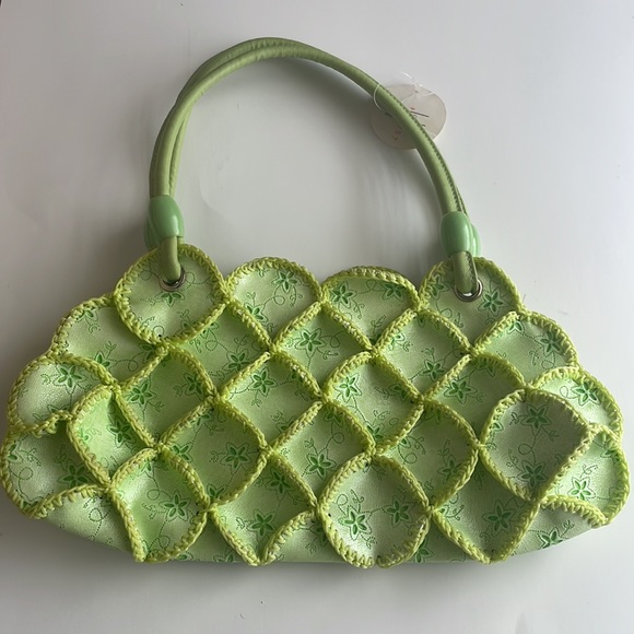 LGA green flower print shoulder bag perfect to fit your necessities! - Picture 8 of 10